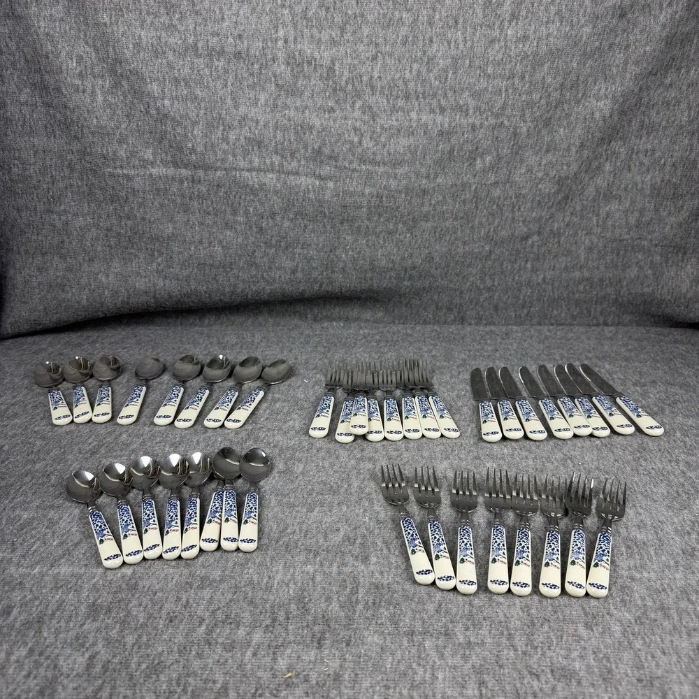 Christmas Snow Flatware Set 40 Piece Service For 8 Ceramic Stainless Handles